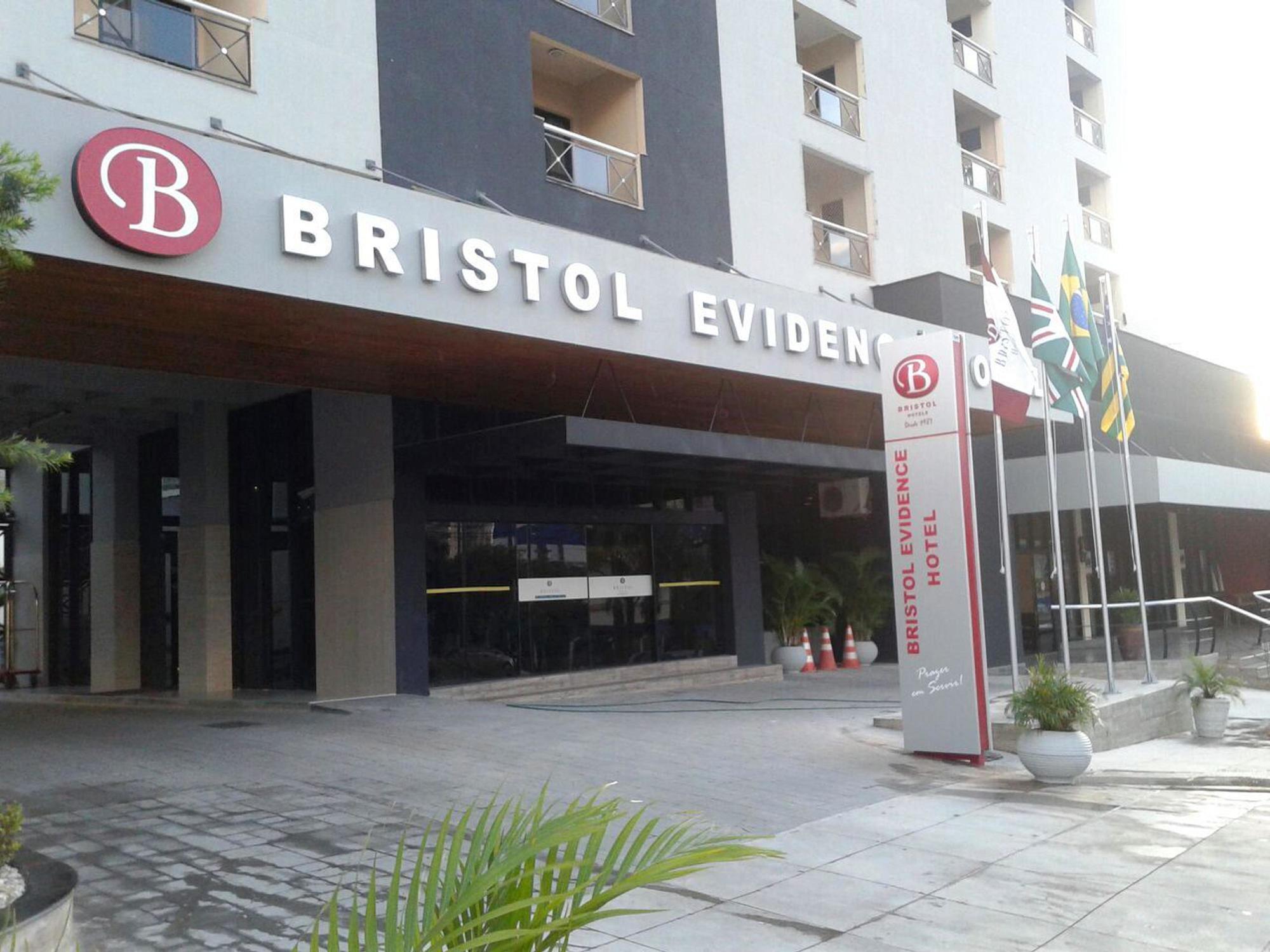 Bristol Evidence Hotel Гоянія Екстер'єр фото